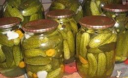 Как правильно заготовить маринованные огурцы с морковкой на зиму
