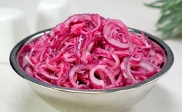 Лучшие рецепты: как замариновать красный лук