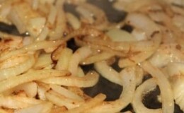 Как правильно жарить лук: лучшие способы и вкусные рецепты
