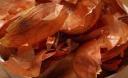 Чем полезен отвар луковой шелухи и как его можно применять