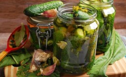 7 самых вкусных рецептов консервированных огурцов корнишонов